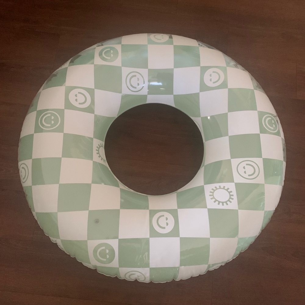 38” Target Giant Inflatable Fun Summer Beach Swim Float - Picture 3 of 4